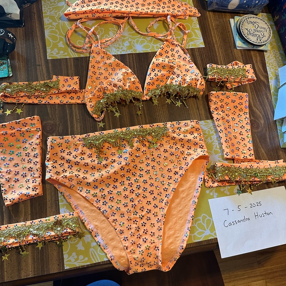 Lime Blonde Mango Gypsy outfit